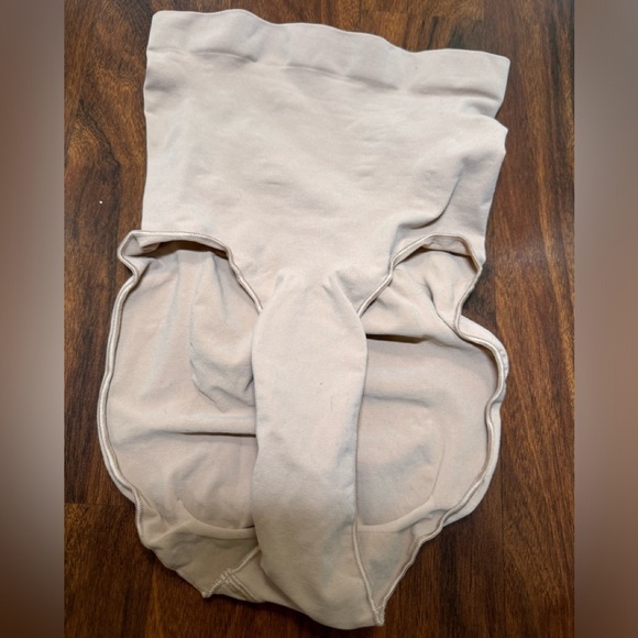 SKIMS Sculpting High Waist Brief NWOT 4XL/5XL - Picture 2 of 4